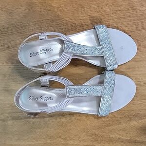 Women's Silver Slipper Phoebe Wedge, Rose Gold, Rhinestone Accents, Size 7, NWOB